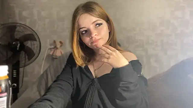 Elirya live cam on StripChat