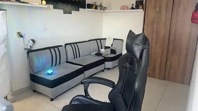 Kisan_Smith live sex cam