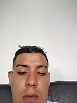 Spike_and_auroravelvet live sex cam