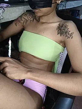 emali_baba live cam on StripChat
