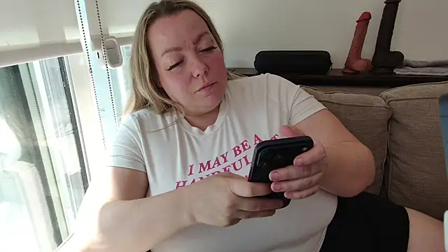 tara_emeraldd (F milf) - Custom Video to Last Tipper