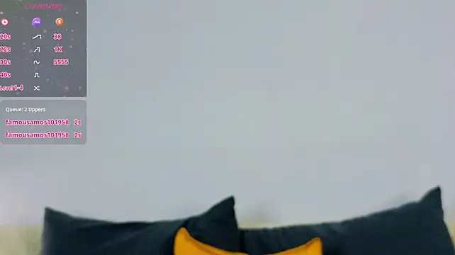 t_blonde live sex cam