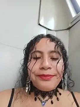 Yaya_paid live cam on StripChat