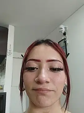 Victoria-Moon live cam on StripChat