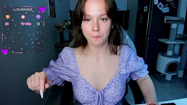 cute_little_Emily live cam on StripChat