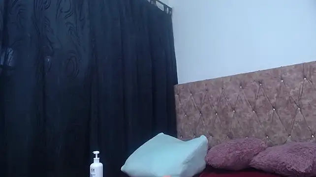 Roxy-Smith live cam on StripChat