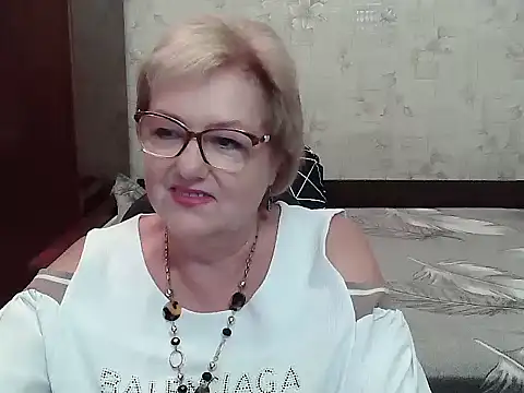 Renata62011 live cam on StripChat