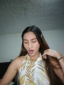 isaa- live cam on StripChat