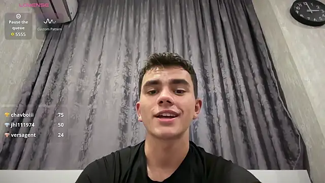 Just_Max02 live cam on StripChat