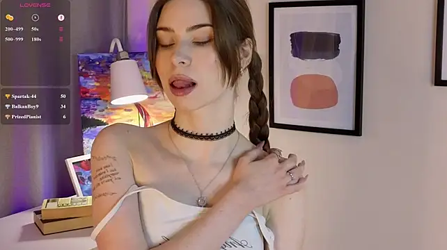 SydneyRowley live cam on StripChat