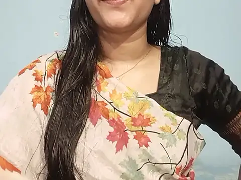Adhiti_1 live cam on StripChat