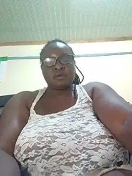 Ebonypearl2 live cam on StripChat