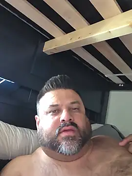 Roddog18 live sex cam