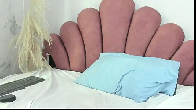 Yesenia_joel live cam on StripChat