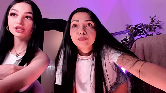 Cheerishh live cam on StripChat
