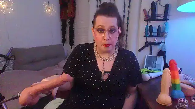 MxSissyCharlotte live cam on StripChat