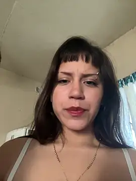 Cherryvicky23 live cam on StripChat