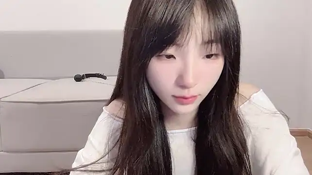 Louise-3 live sex cam