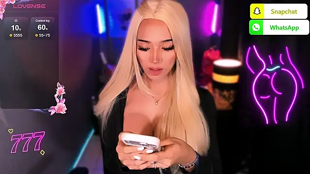 xUrGoddess_JheySluttyx live sex cam