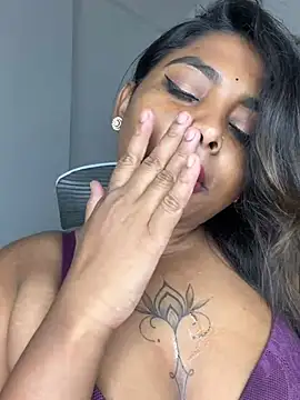 OpposedLoom live sex cam