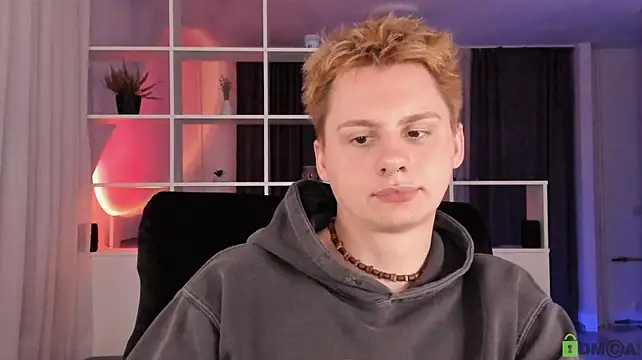 sunnyburn_boy live sex cam