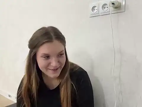 Dellya_Cute live cam on StripChat