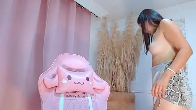 Danella_houston live cam on StripChat