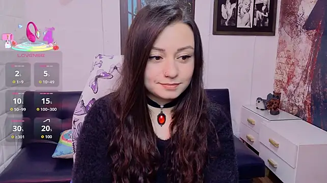 Eva_Roussell live cam on StripChat