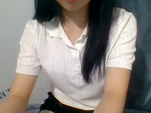 Kim_2k live cam on StripChat