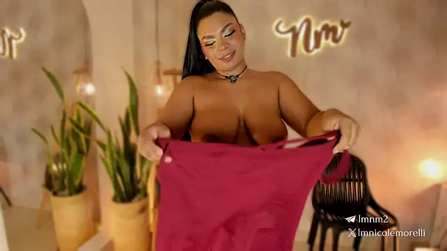 Nicolemorelli2 live sex cam