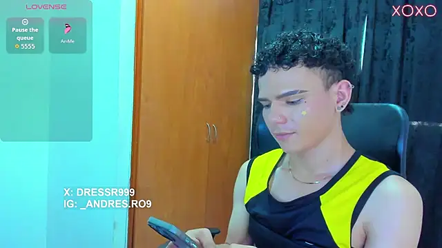 sebascuterouss live cam on StripChat
