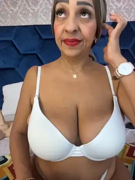 Angelina_Roa live cam on StripChat