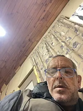GeldenKuy live cam on StripChat