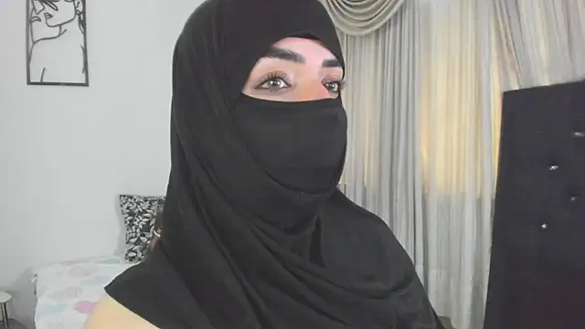 Uzra_hayed live cam on StripChat