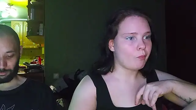 SweetPiggyx live cam on StripChat