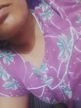 Varsha_96 live cam on StripChat