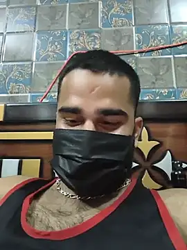 BeardKingoBack live sex cam