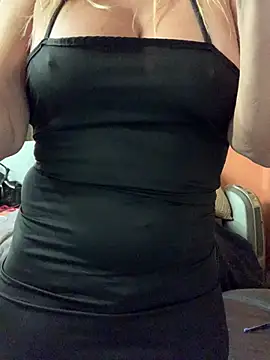 MonicaLeigh live sex cam