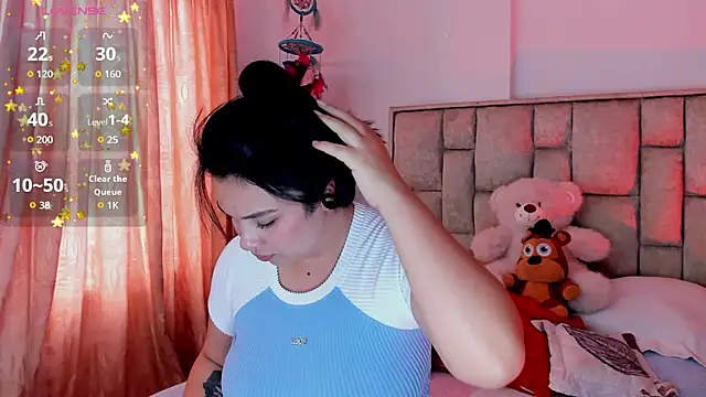 brianaGuzman live cam on Stripchat
