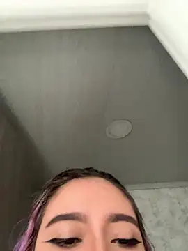 Hanna-Winchester live cam on StripChat
