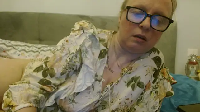 martachatte live sex cam
