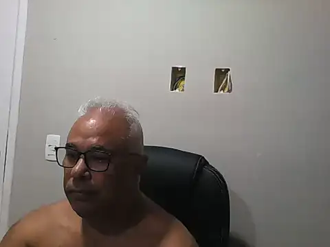 MorenoBrazil69 live sex cam