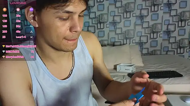 LoganSteel_ live cam on StripChat