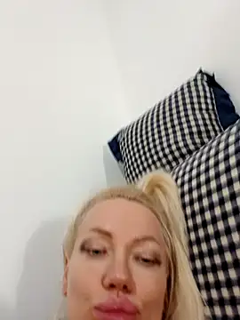 SofiaJoy live cam on StripChat