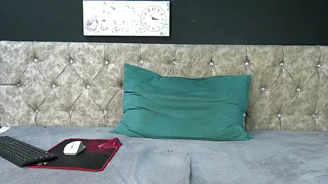EnzoKnox live sex cam