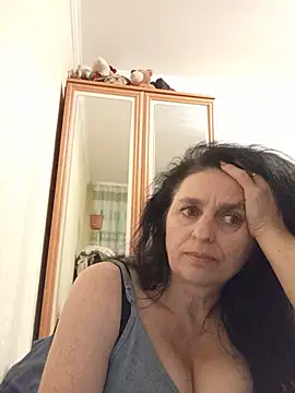 MidnightRose7192 live cam on StripChat