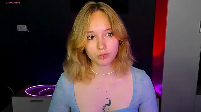 rikkitikkitavik live cam on StripChat