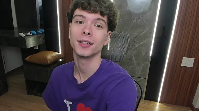 calvin_love_you live cam on StripChat