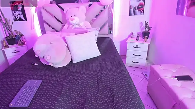 karly_moon (Ask my age) - spank my butt