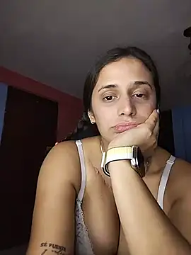Catalinacandela live cam on StripChat